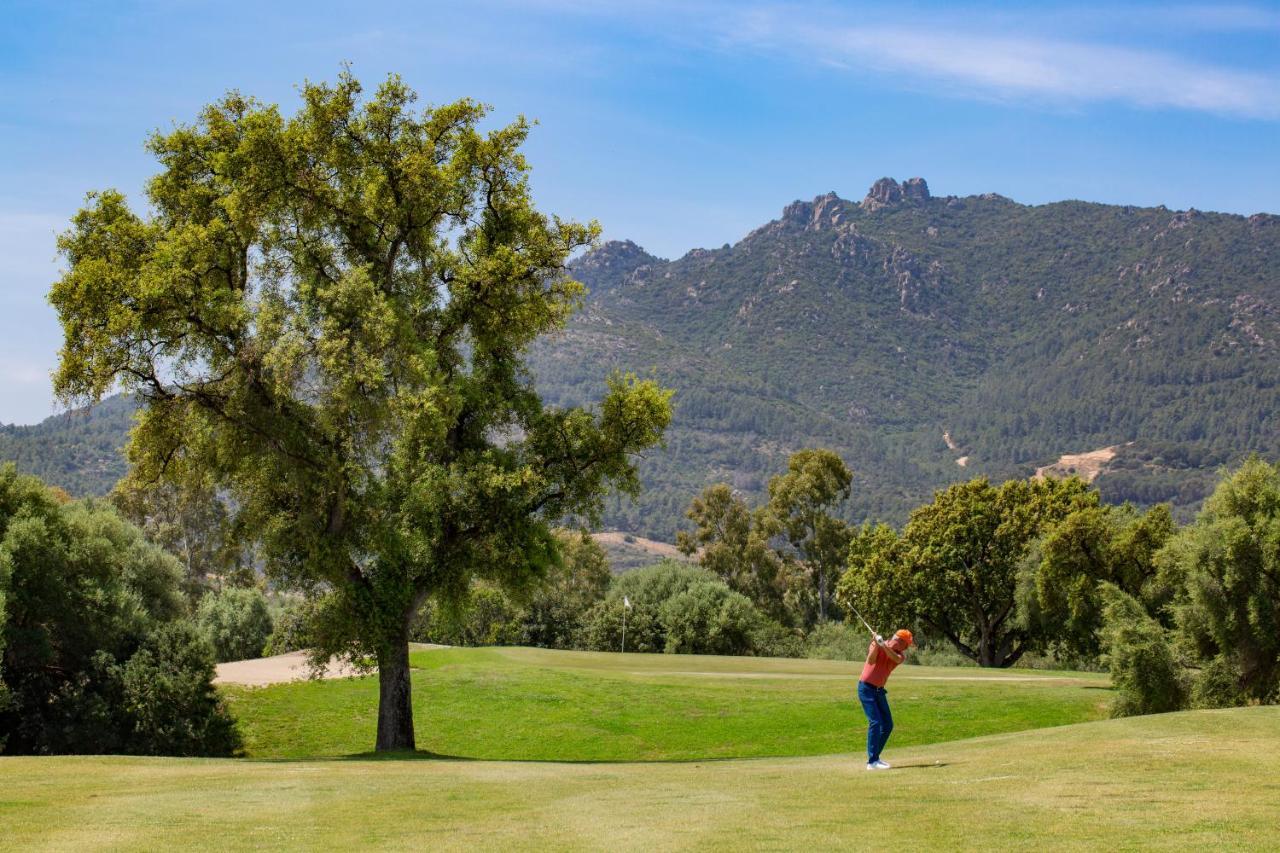 Is Molas Resort Pula Bagian luar foto