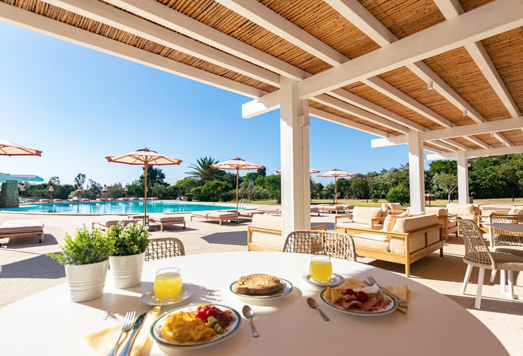Is Molas Resort Pula Bagian luar foto