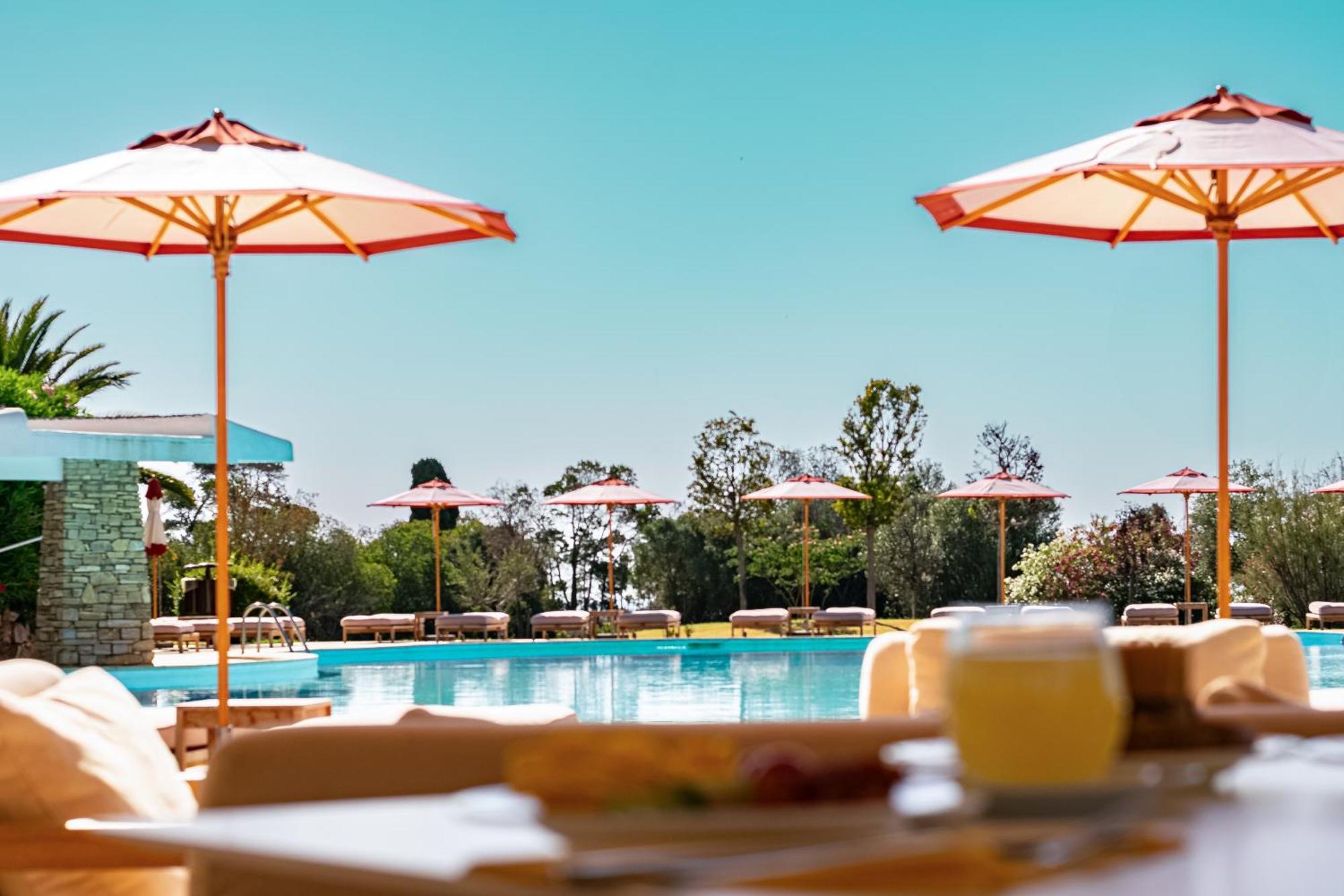 Is Molas Resort Pula Bagian luar foto